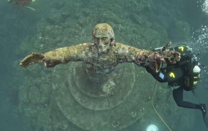 pulizia cristo degli abissi